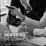 Logo de France Services avec des images de personnes aidant d'autres