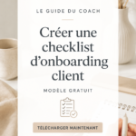Modèle de checklist d'accueil client sur un bureau avec des fournitures