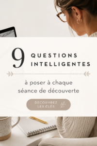 Une professionnelle posant des questions lors d'une session de découverte