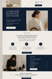 Femme assise devant un ordinateur portable, en train de concevoir son site web de coaching.