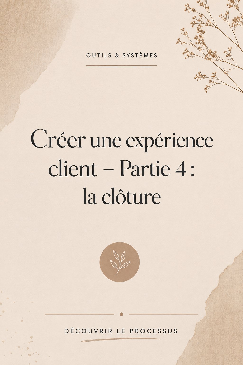 Femme entrepreneur discutant du processus d'offboarding avec des clients, mettant l'accent sur l'expérience client.